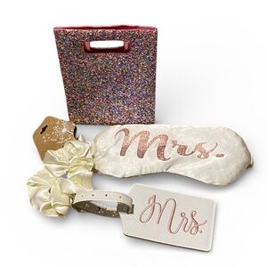 Mrs. Gift Set (NWT!)